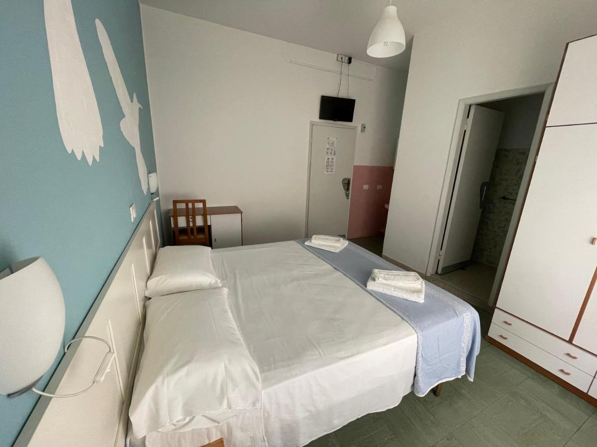 Hotel Aloha Cesenatico Kültér fotó