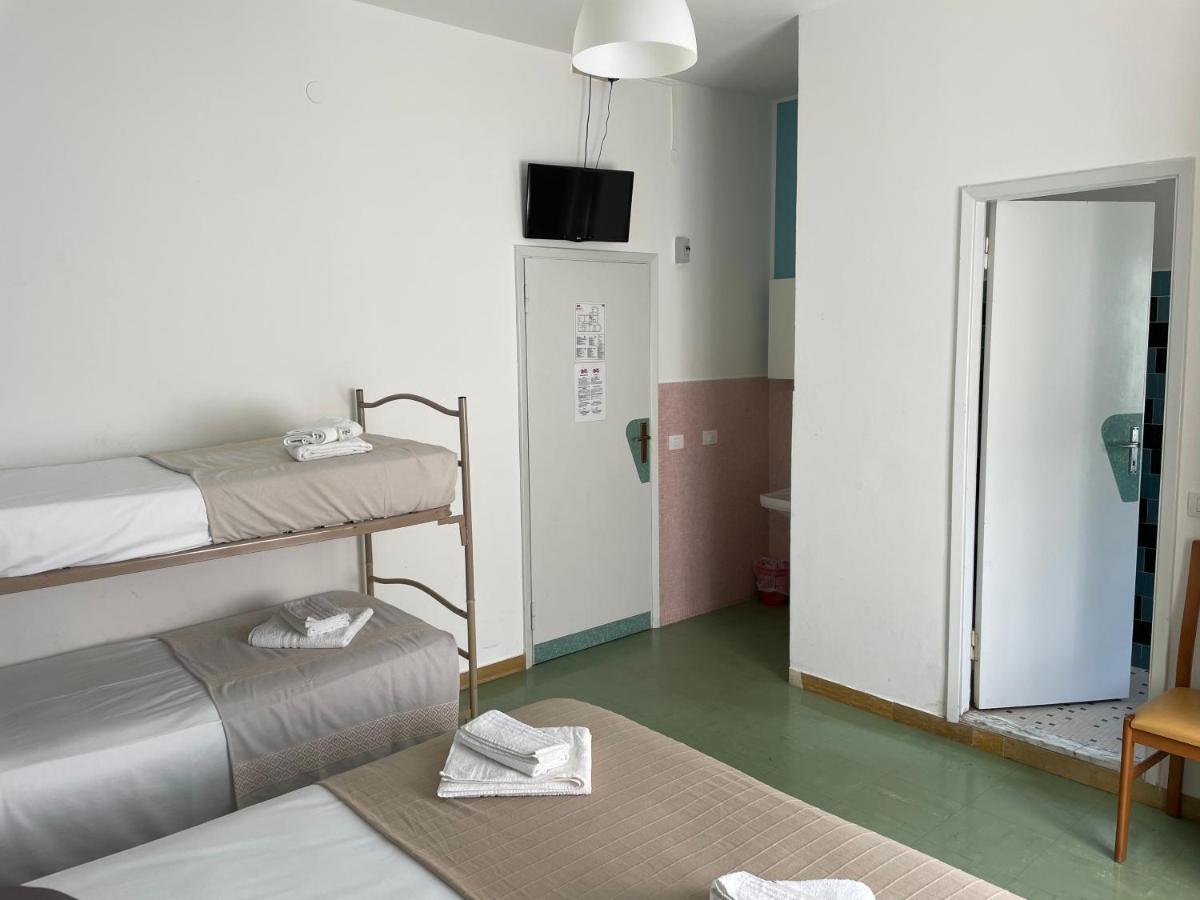 Hotel Aloha Cesenatico Kültér fotó