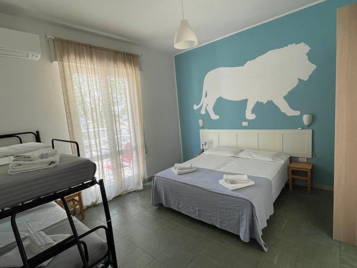 Hotel Aloha Cesenatico Kültér fotó