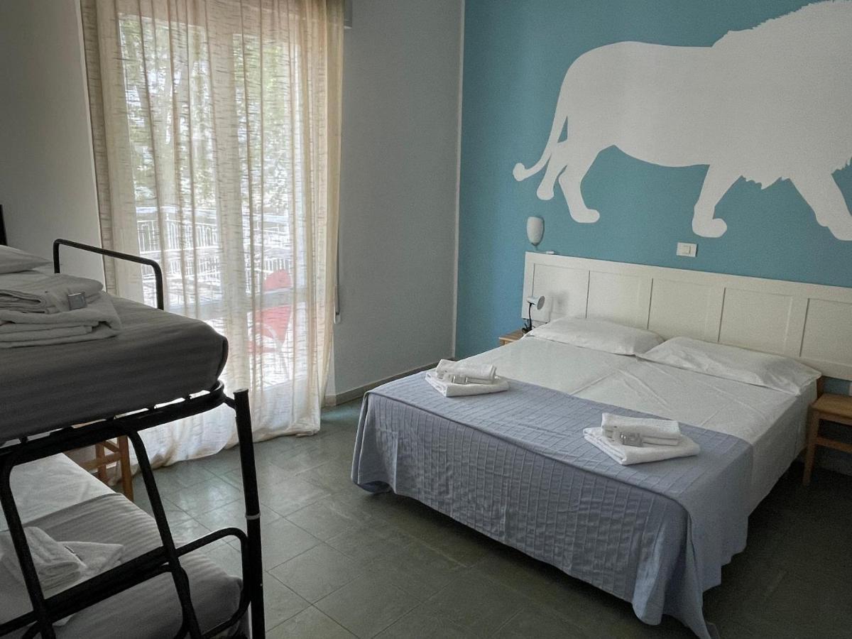 Hotel Aloha Cesenatico Kültér fotó