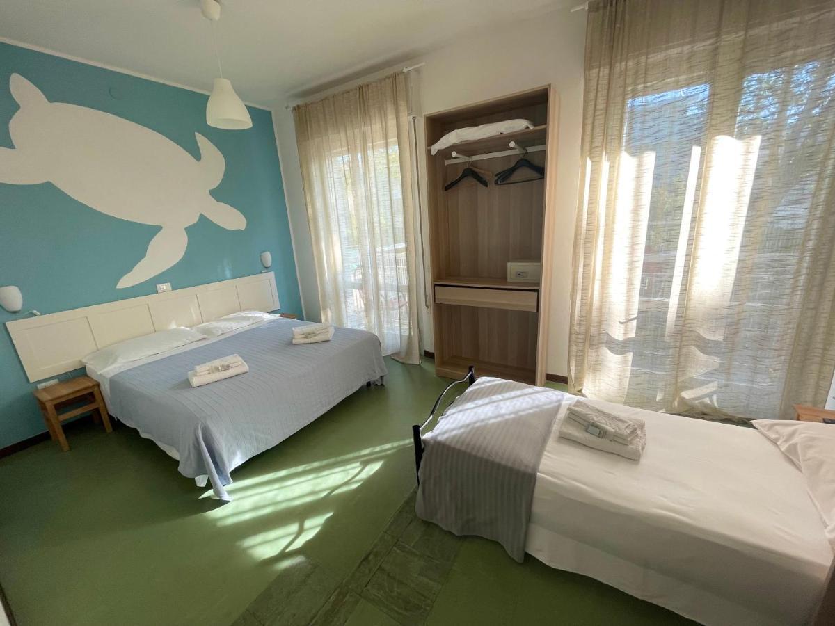 Hotel Aloha Cesenatico Kültér fotó