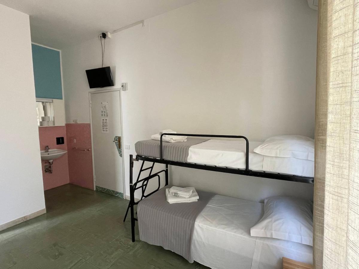 Hotel Aloha Cesenatico Kültér fotó